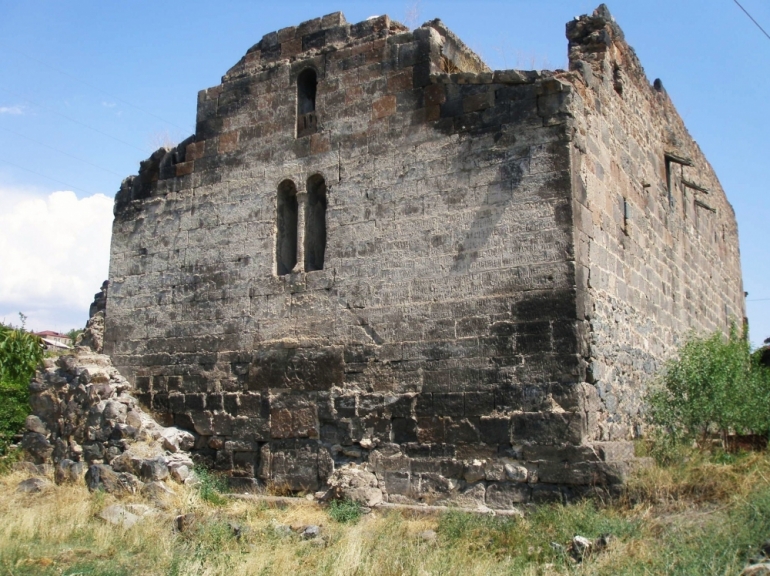 Աշտարակի Ծիրանավոր եկեղեցի